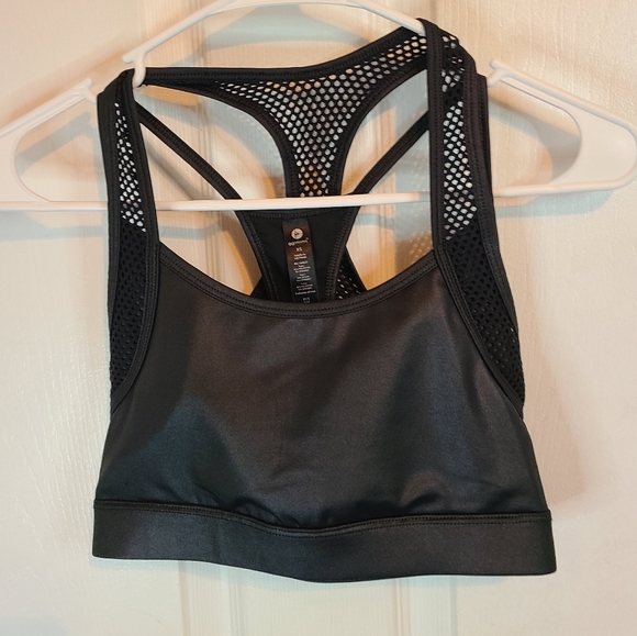 90 Degrees Woman's Seamless Sports Bra with strappy backed details, Size: XS - Picture 3 of 13